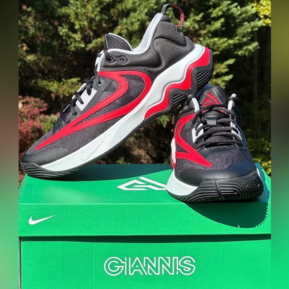 Nike Giannis Immortality 3 Casual Sneaker - Mens US 10.5 | Womens US 12 NEW